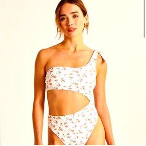 NWT Abercrombie & Fitch One-Shoulder Cutout Peaches Swimsuit